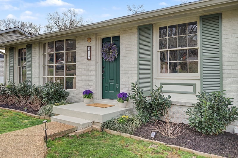 317 Bonnavue Dr, Hermitage, TN 37076