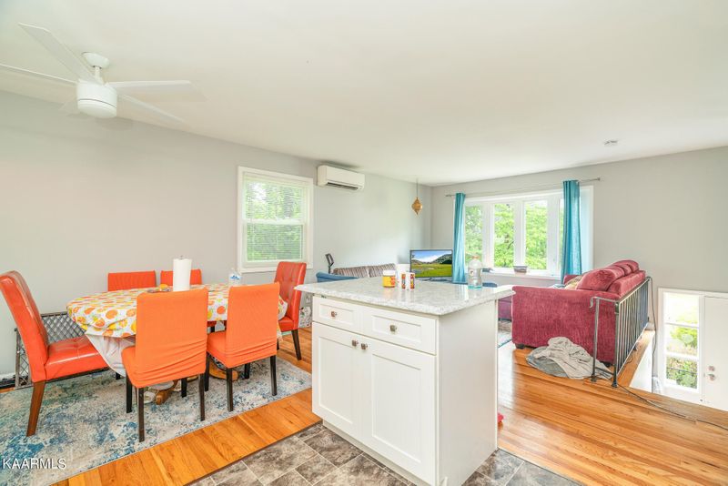 706 Lippencott St, Knoxville, TN 37920