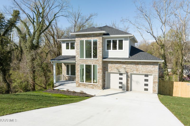 8206 Tamarack Rd, Knoxville, TN 37919