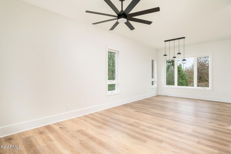 8206 Tamarack Rd, Knoxville, TN 37919