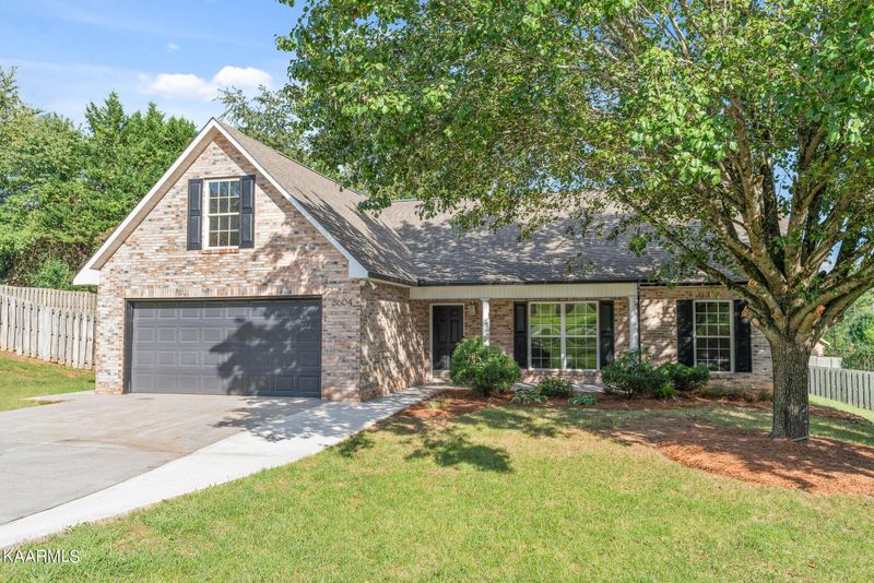 8604 Ariel Ln, Knoxville, TN 37923