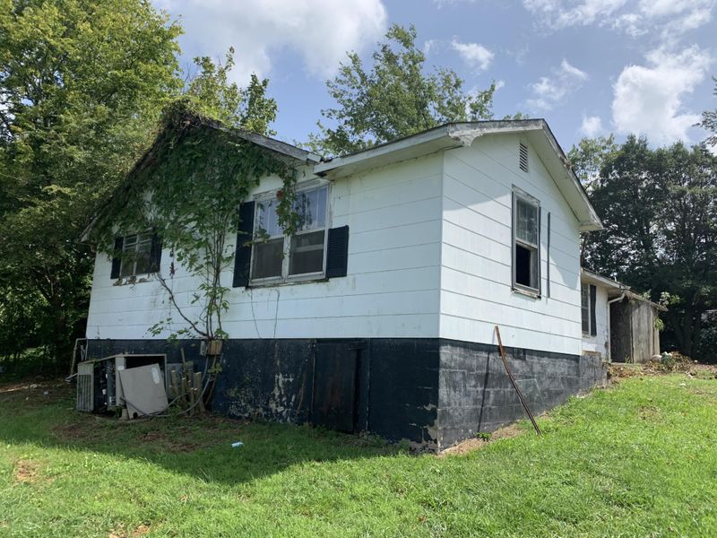 3911 Browder School Rd, Lenoir City, TN 37771