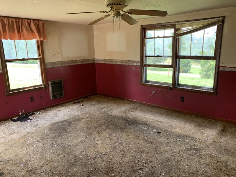3911 Browder School Rd, Lenoir City, TN 37771