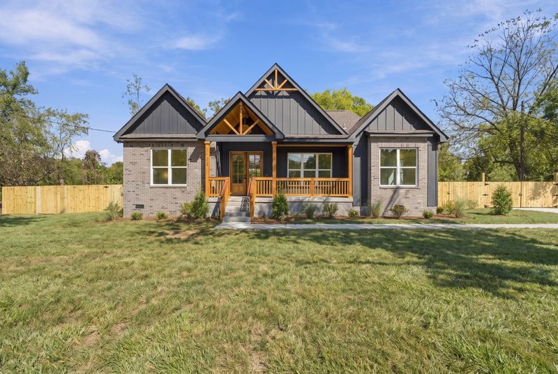 1132 Bellshire Dr, Nashville, TN 37207