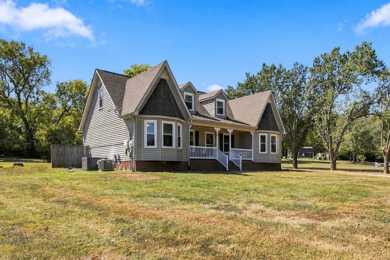1156 Weaver Farm Ln, Spring Hill, TN 37174