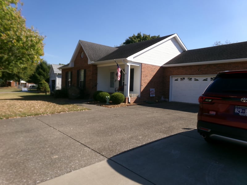 583 Cottonwood Dr, Gallatin, TN 37066