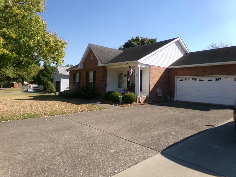 583 Cottonwood Dr, Gallatin, TN 37066