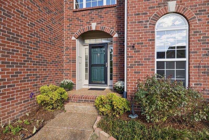 1060 Morton Mill Rd, Nashville, TN 37221