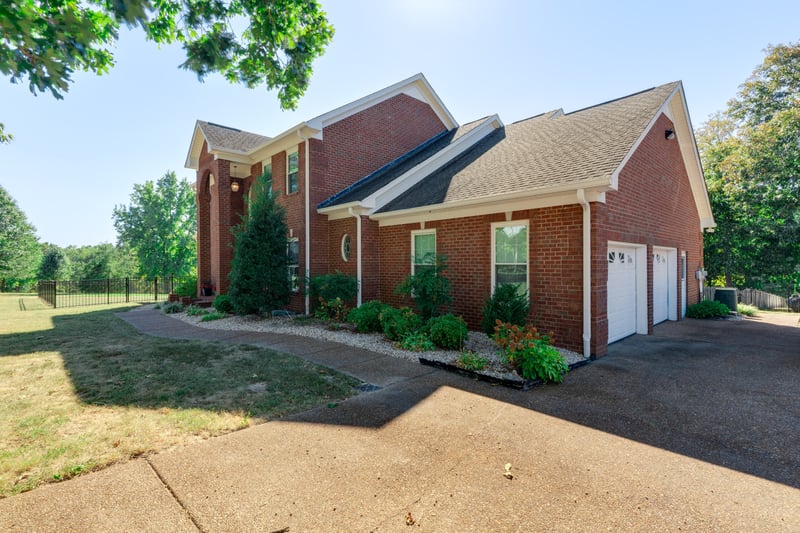 1024 Cherry Springs Dr, Cottontown, TN 37048