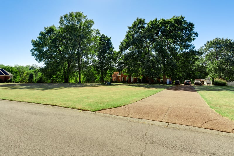 1024 Cherry Springs Dr, Cottontown, TN 37048