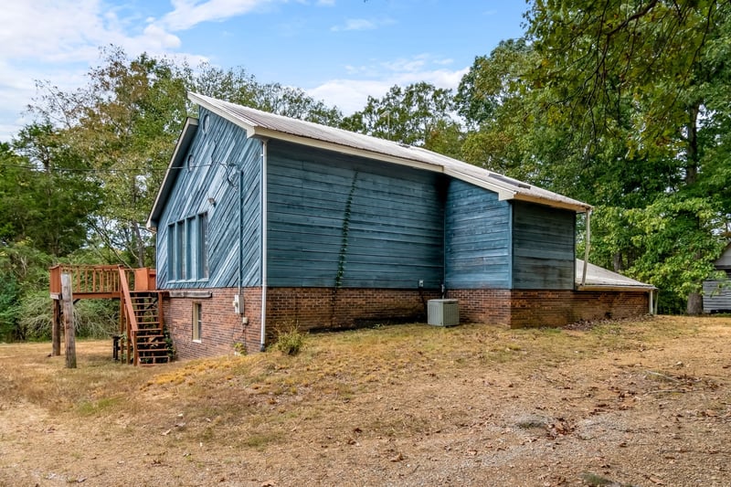 2120 Griffintown Rd, White Bluff, TN 37187