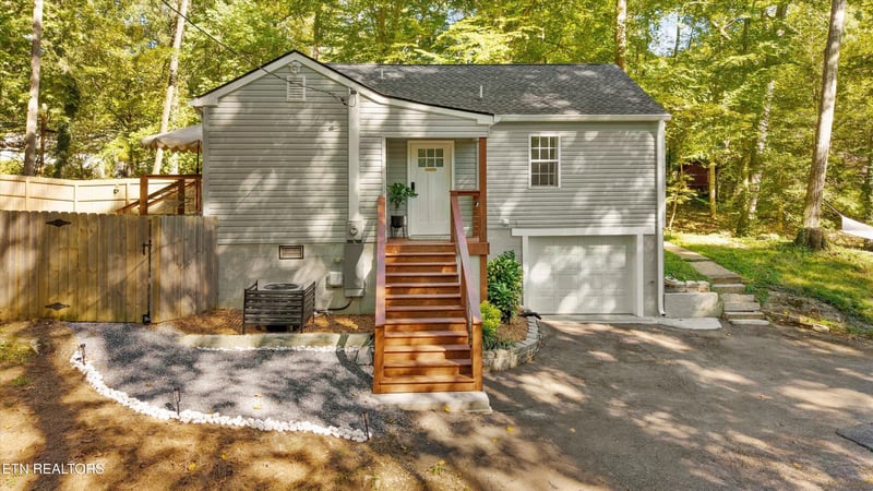 209 Maple Loop Rd, Knoxville, TN 37920