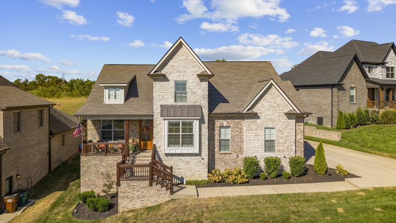 1131 Secretariat Dr, Mount Juliet, TN 37122