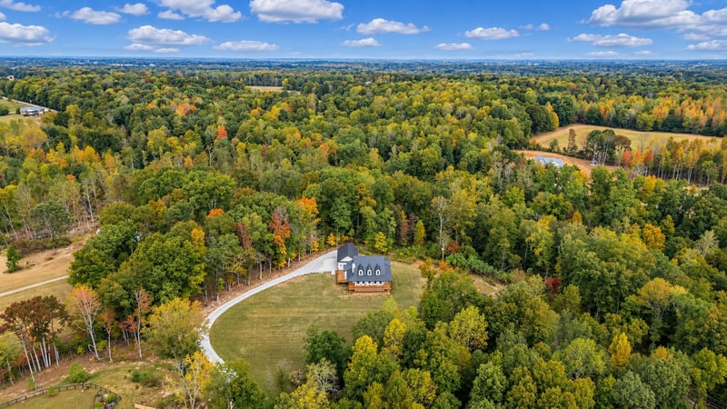 1061 Big Bartons Creek Rd, Dickson, TN 37055