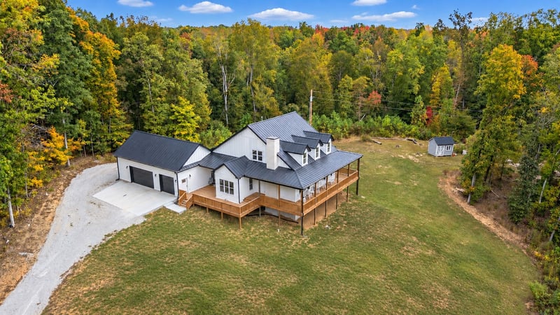 1061 Big Bartons Creek Rd, Dickson, TN 37055