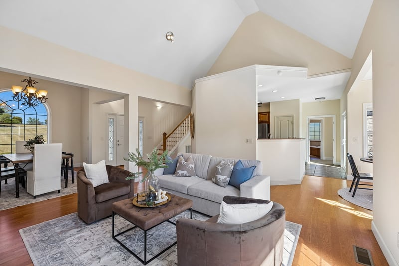 2216 Twin Peaks Ct, Spring Hill, TN 37174
