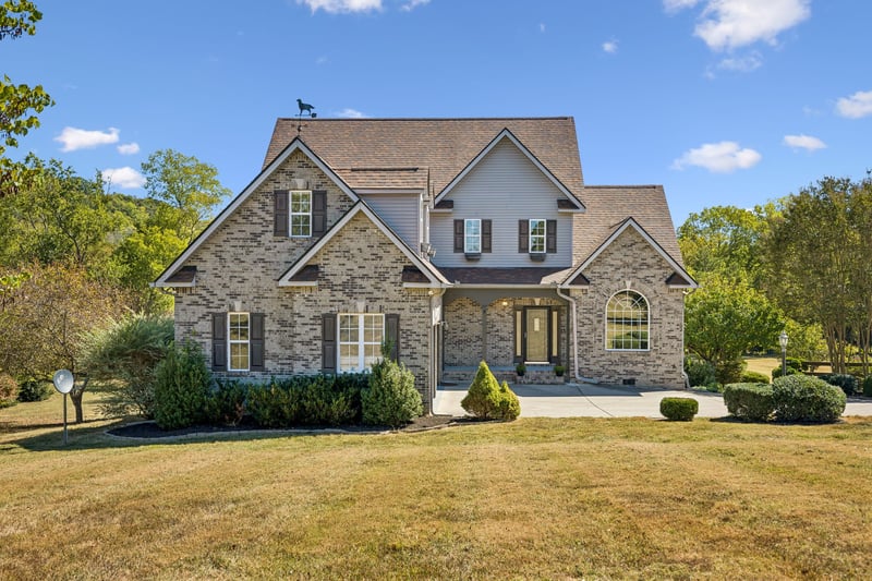 2216 Twin Peaks Ct, Spring Hill, TN 37174