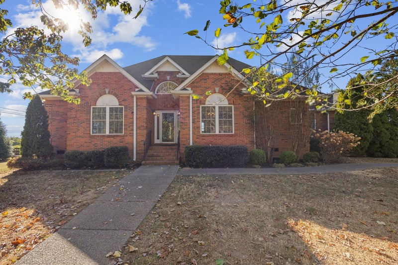 2801 Stacey St, Thompsons Station, TN 37179