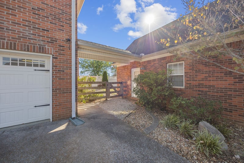2801 Stacey St, Thompsons Station, TN 37179
