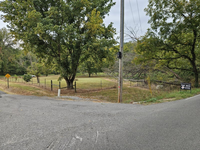 5570 Jr Jones Rd, Cedar Hill, TN 37032