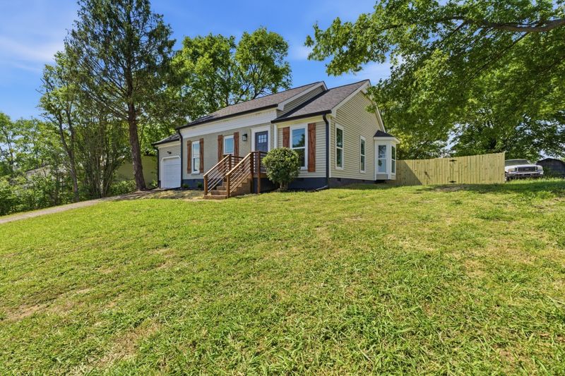 737 Heritage Dr, Madison, TN 37115