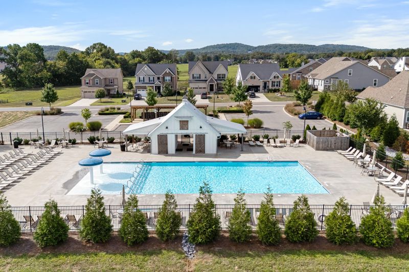 6449 Desmond Ave, Murfreesboro, TN 37128