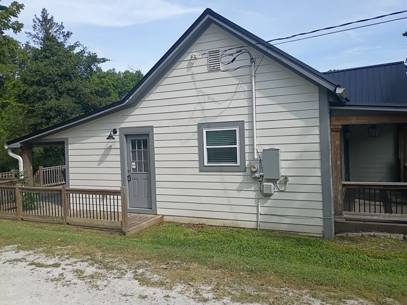 202 Cherry St, Dickson, TN 37055