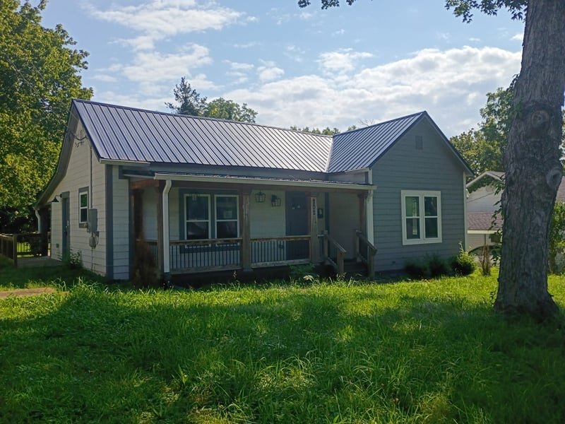 202 Cherry St, Dickson, TN 37055