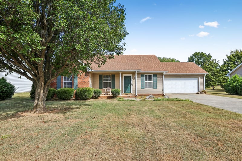 2914 Holsted Dr, Murfreesboro, TN 37128
