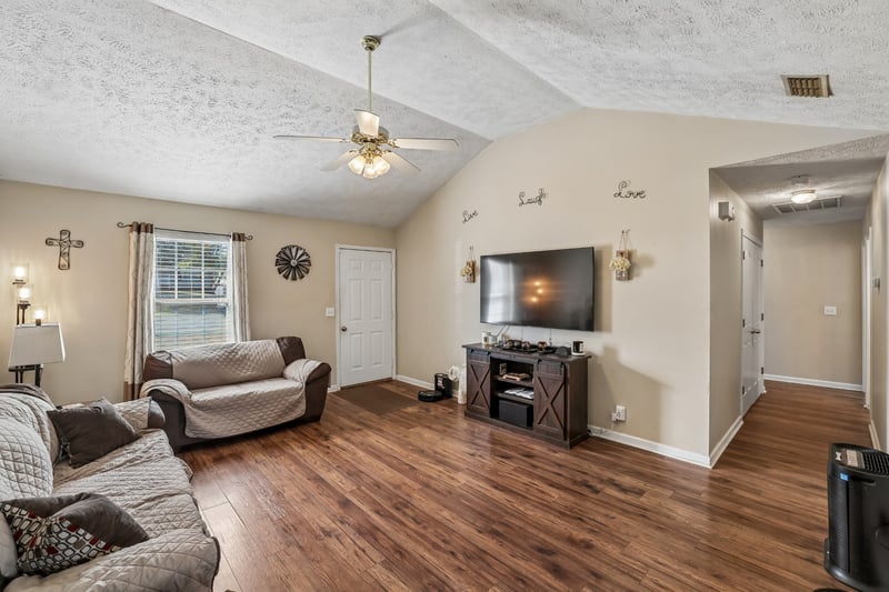 2914 Holsted Dr, Murfreesboro, TN 37128