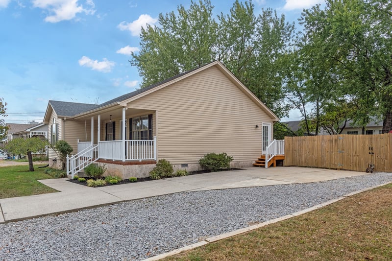 129 Riverwood Dr, La Vergne, TN 37086
