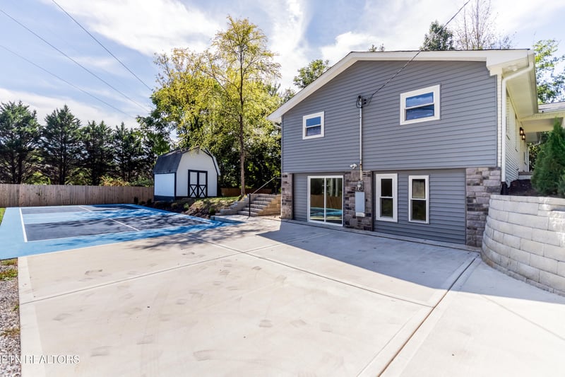 7630 Luscombe Dr, Knoxville, TN 37919