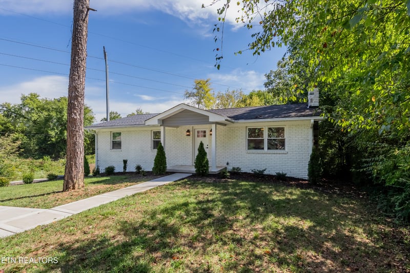 7630 Luscombe Dr, Knoxville, TN 37919