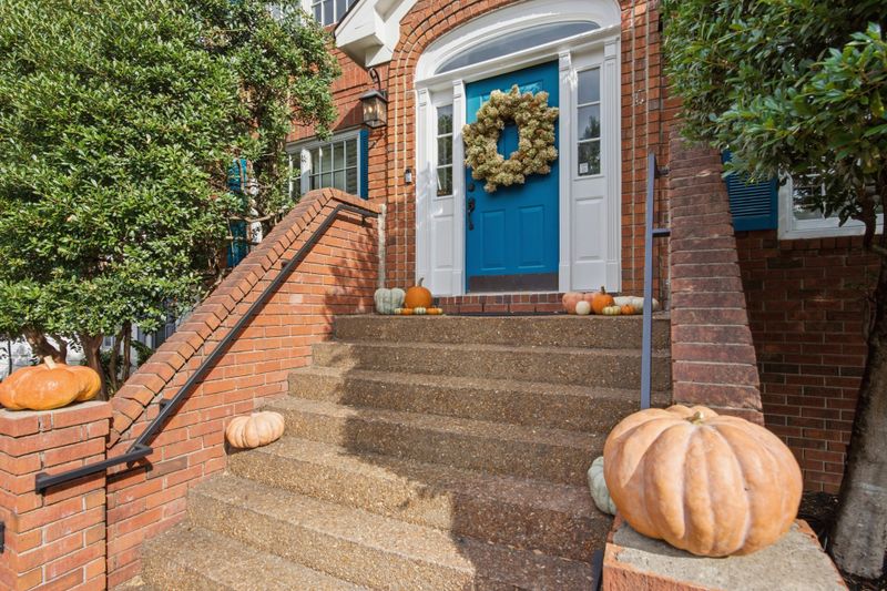 72 Ravenwood Hills Cir, Nashville, TN 37215