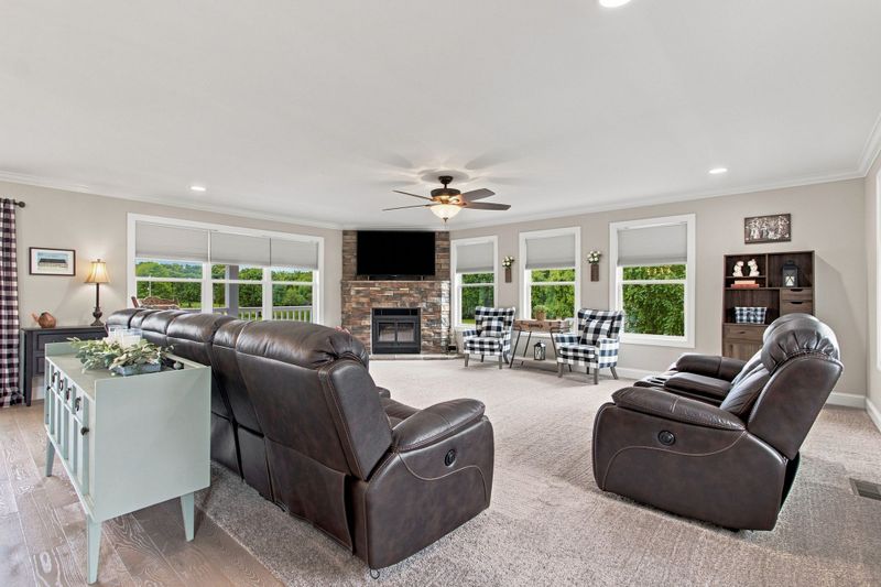 3816 Petty Ln, Columbia, TN 38401