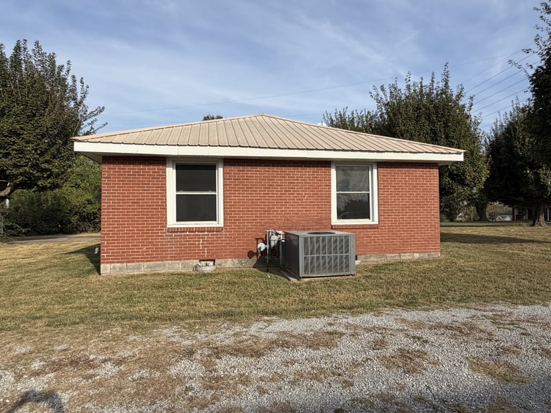 106 Fountain Head Rd, Portland, TN 37148