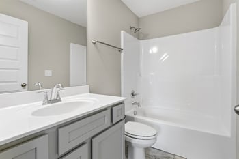 1438 Suzanne Dr, Murfreesboro, TN 37128