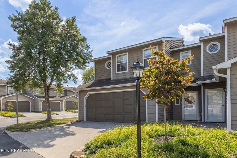 1319 Covington Dr, Knoxville, TN 37919