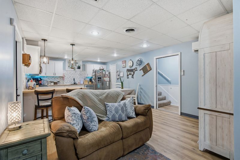 1050 Moncrief Cir, Greenbrier, TN 37073