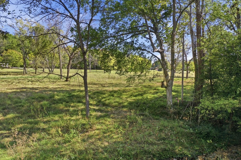 5562 Stacy Springs Rd, Springfield, TN 37172