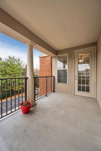 305 Seven Springs Way #302, Brentwood, TN 37027
