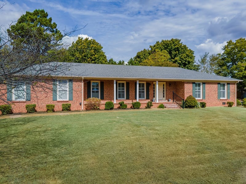 1408 Lyon St, Columbia, TN 38401