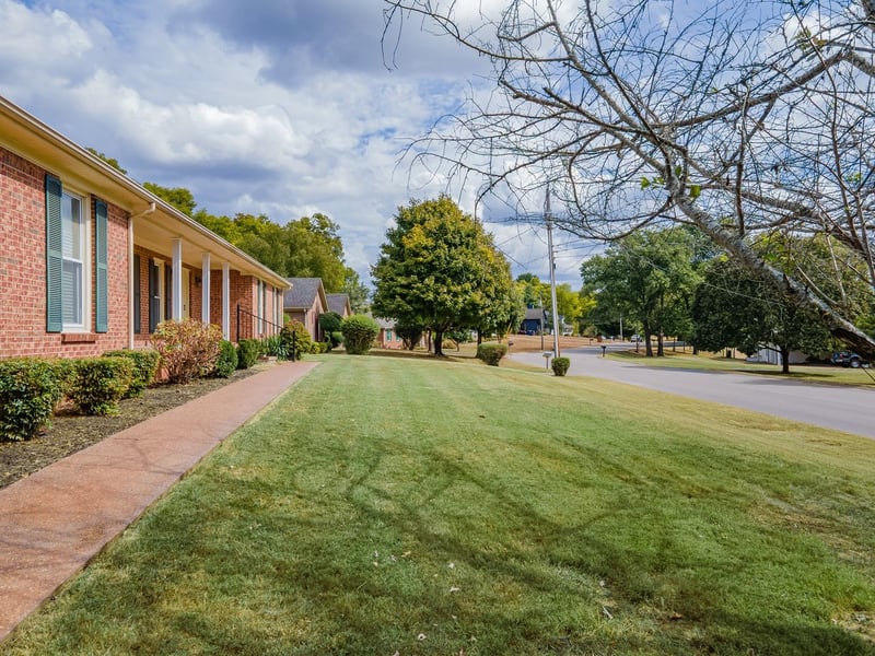 1408 Lyon St, Columbia, TN 38401