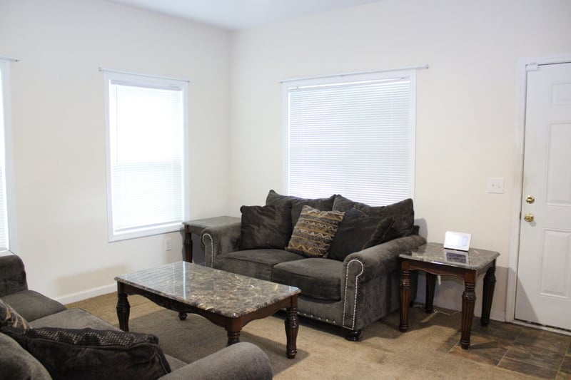 4035 Short Cheatham St, Springfield, TN 37172