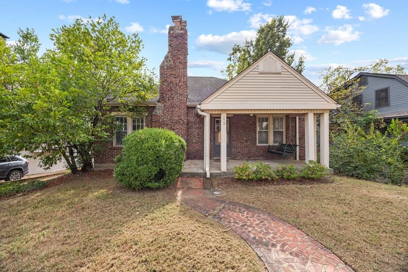 2613 Essex Pl, Nashville, TN 37212