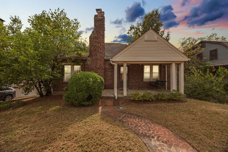 2613 Essex Pl, Nashville, TN 37212