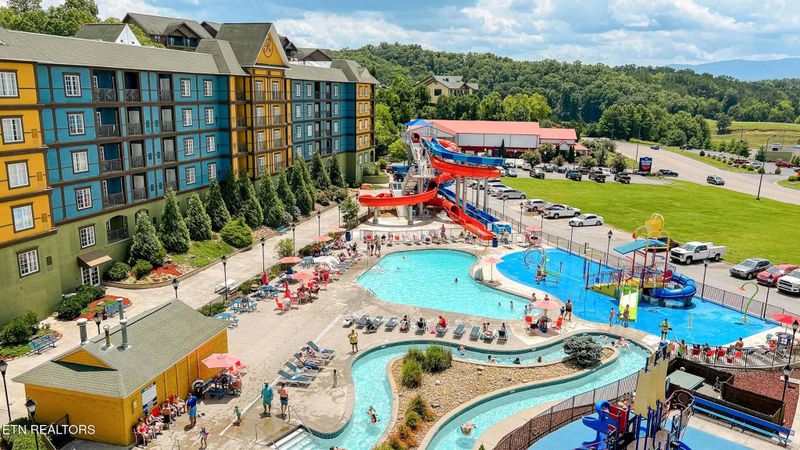 225 Collier Dr #1215, Sevierville, TN 37862