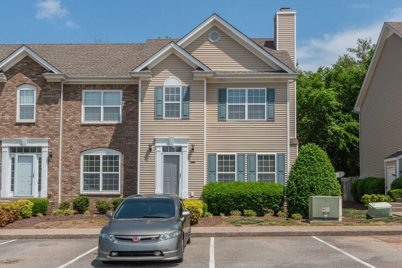 3041 Newport Valley Cir, Thompsons Station, TN 37179