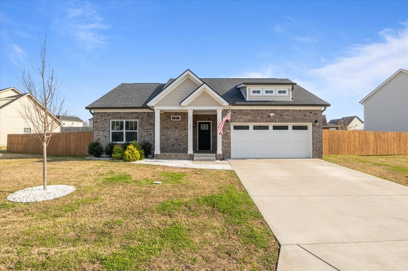 321 Wyburn Pl, Burns, TN 37029