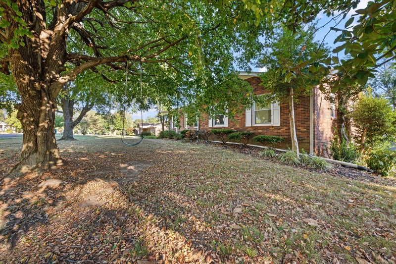 110 Sam Davis Dr, Springfield, TN 37172